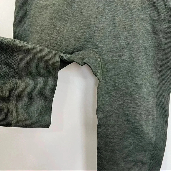 Lululemon Seamlessly Street Crop Heathered Gator Green Size 4 - Picture 6 of 11